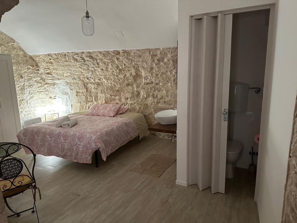 Giovinazzo Suite Pavone Griffi Exterior photo